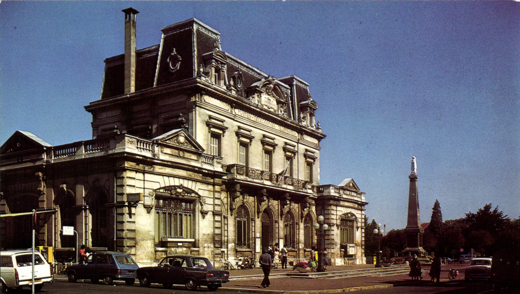 Hôtel de Ville de Rochefort-sur-Mer — vue panoramique — Éditeur Vécoolor, n° 3204