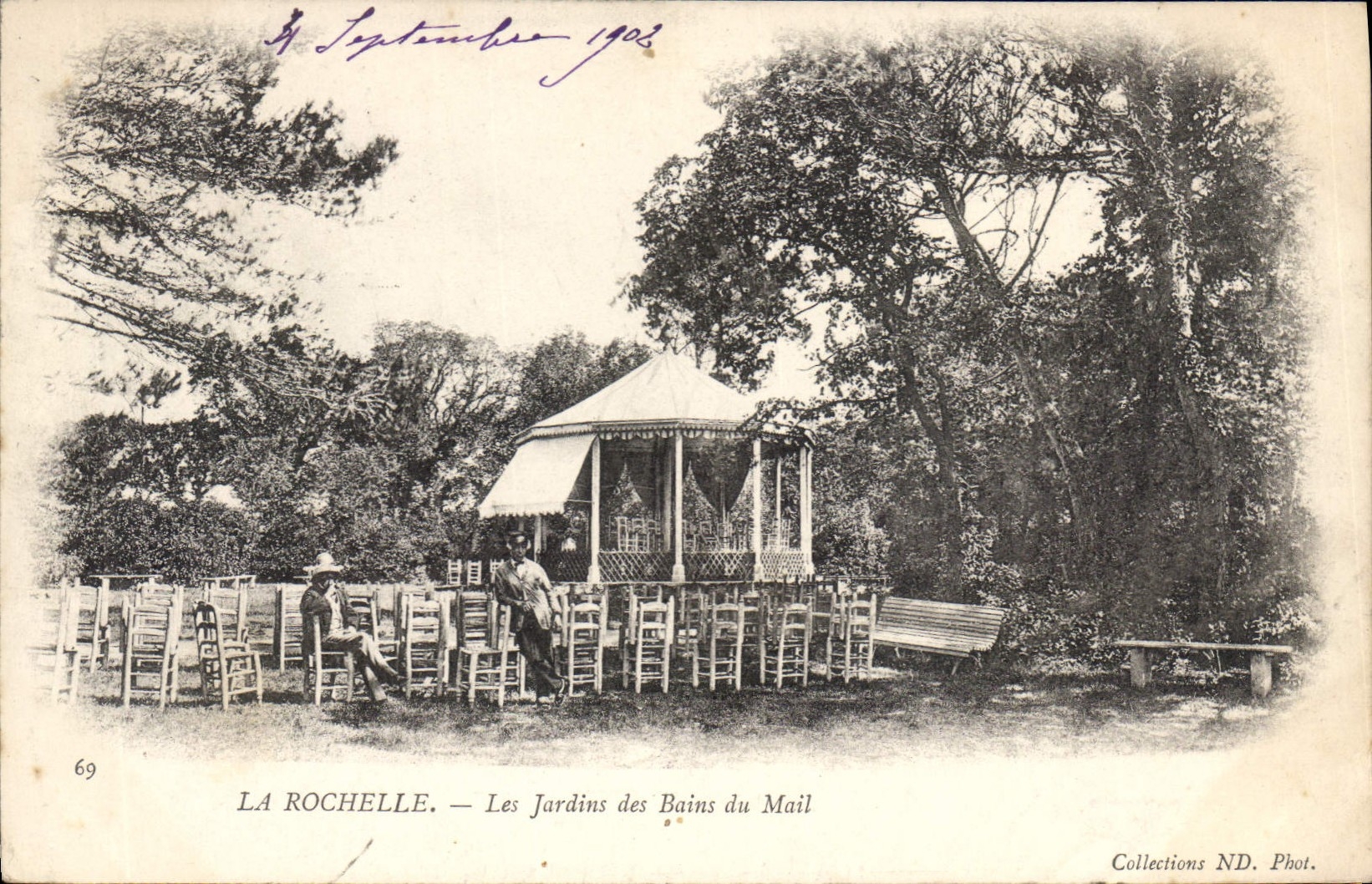CPA La Rochelle Les Jardins Des Bains Du Mail