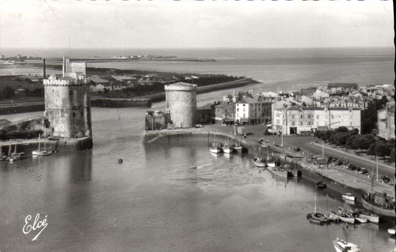 La Rochelle — Le Port, les deux tours et le port de pêche — Éditeur Elcé