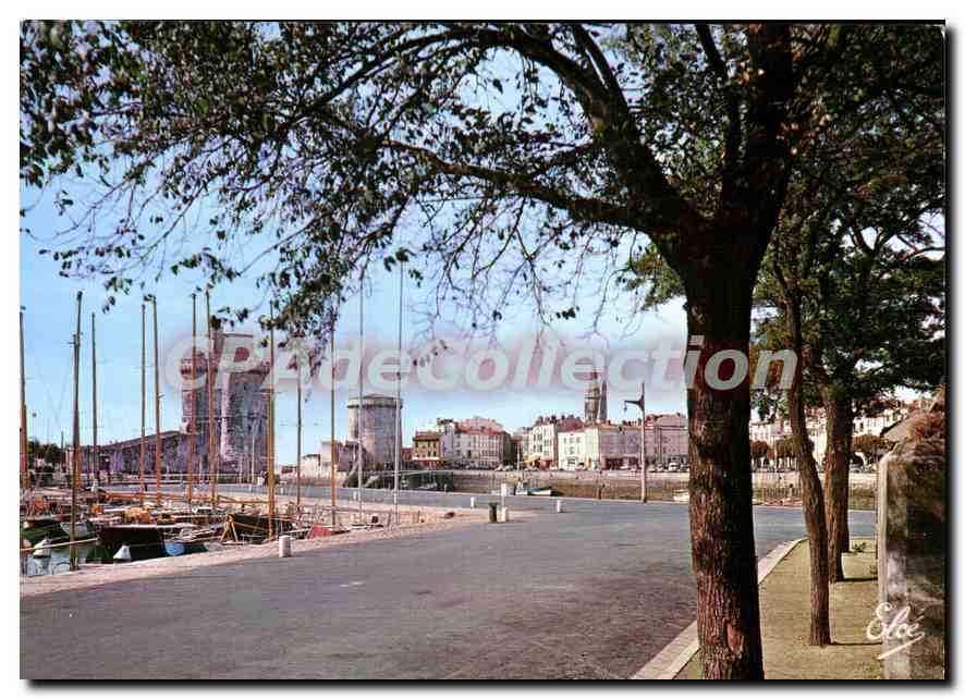 CPSM La Rochelle Un Coin Du Port Et Les 3 Tours