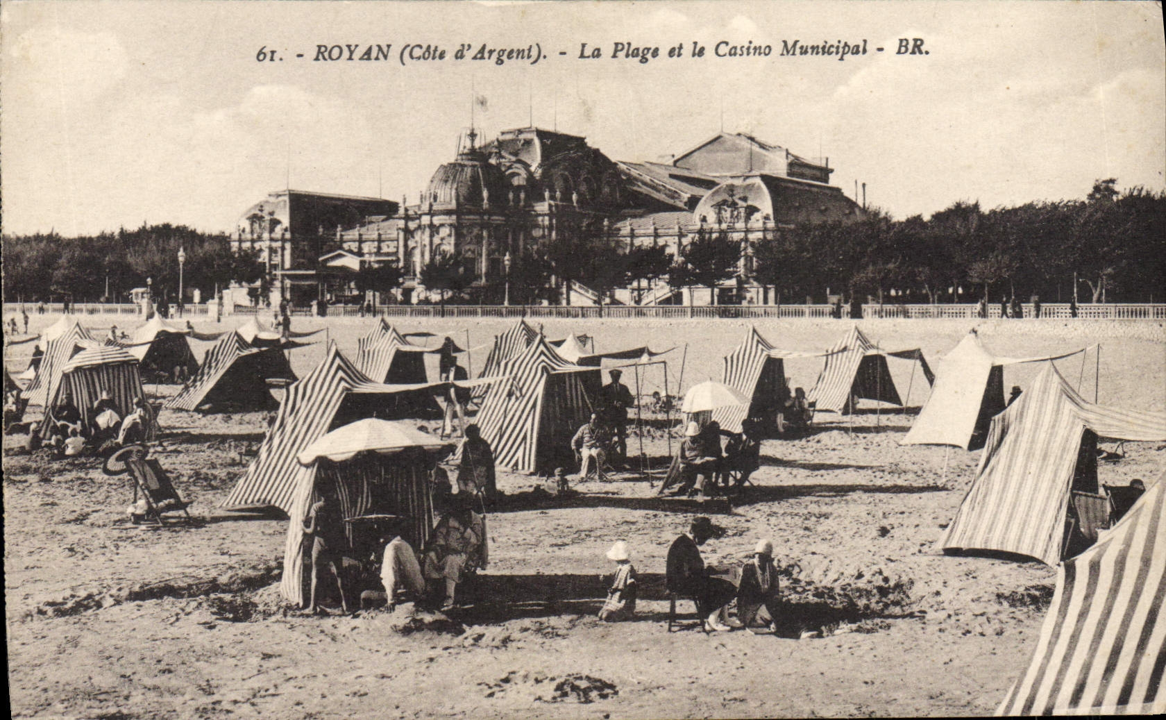 Royan (Côte d'Argent) - La Plage et le Casino Municipal - BR.