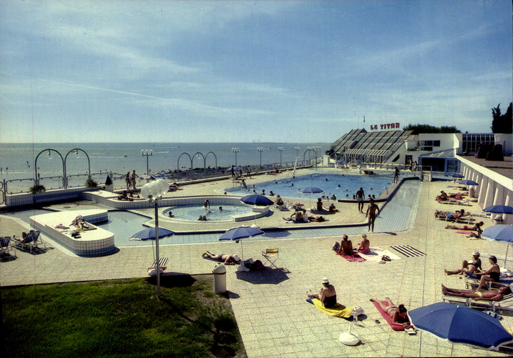 Piscine de Foncillon — Royan — Éditions Cap Théojac