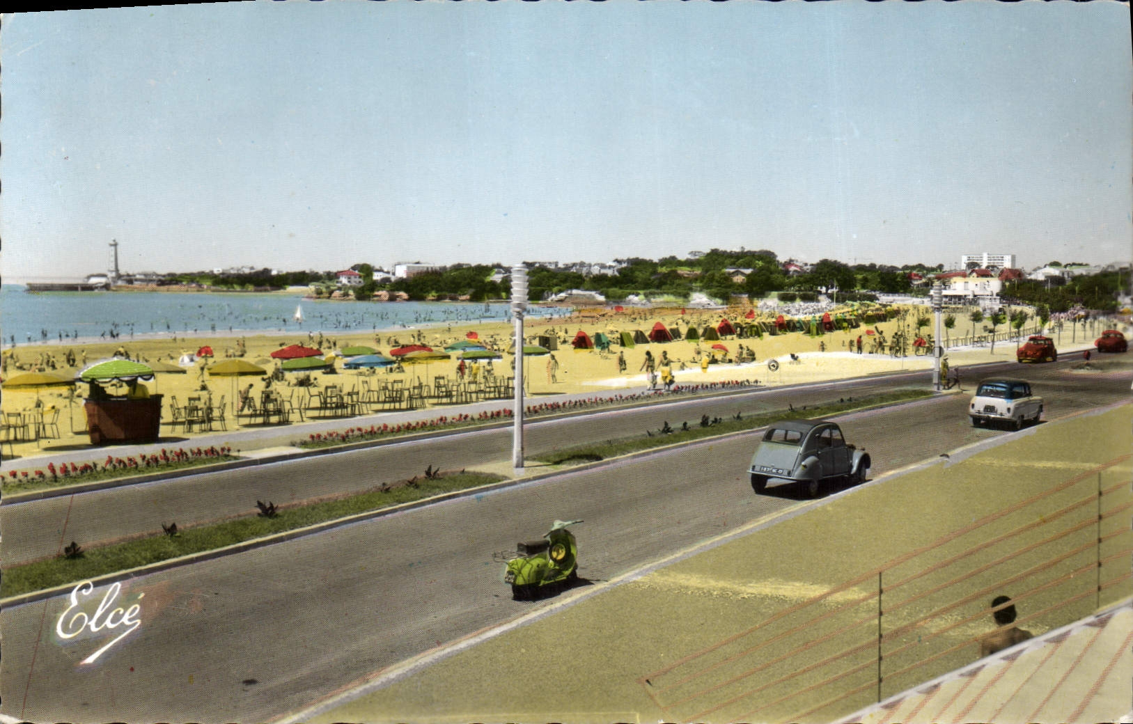 Plage de Saint-Georges-de-Didonne — vue du nouveau Casino — Éditeur Elcé
