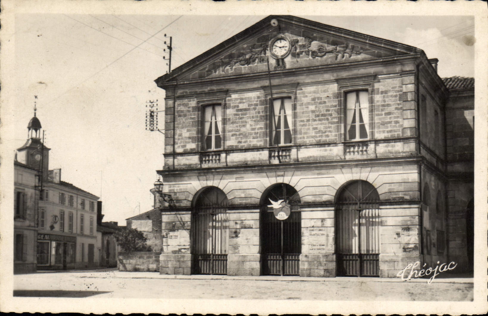 Théojac — Hôtel de Ville avec horloge — Éditions Théojac