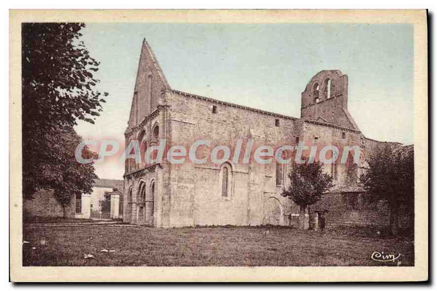 CPA Genouille L'Eglise Vue En Son Ensemble Commencee Au XIIème siècle