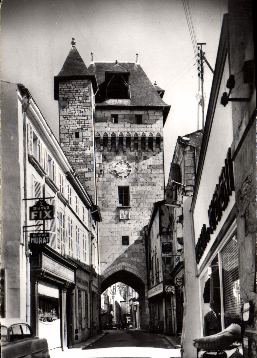 Tour de l'Horloge — Saint-Jean-d'Angély — Réal.Photo