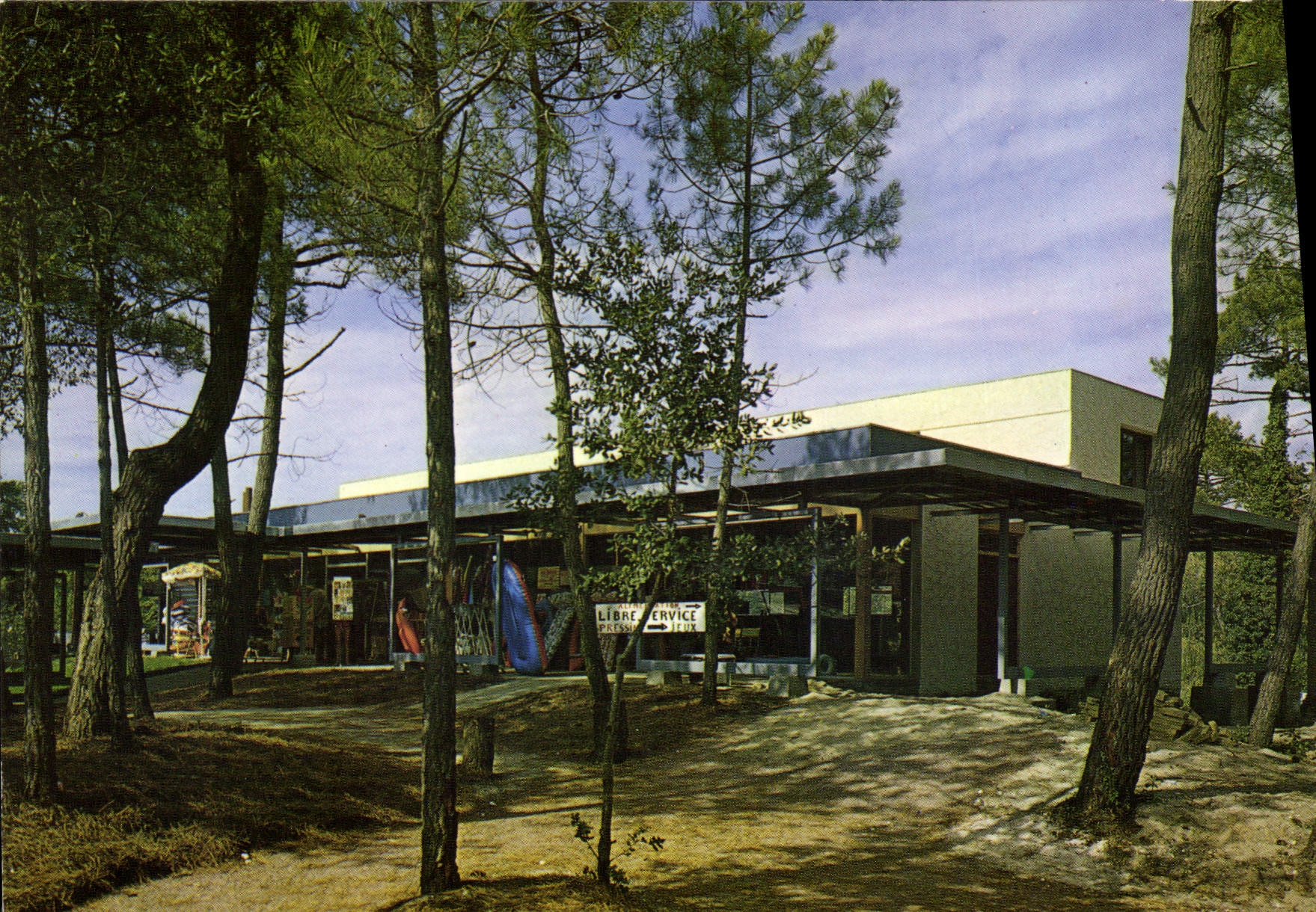 CPSM La Palmyre Le Centre Commercial