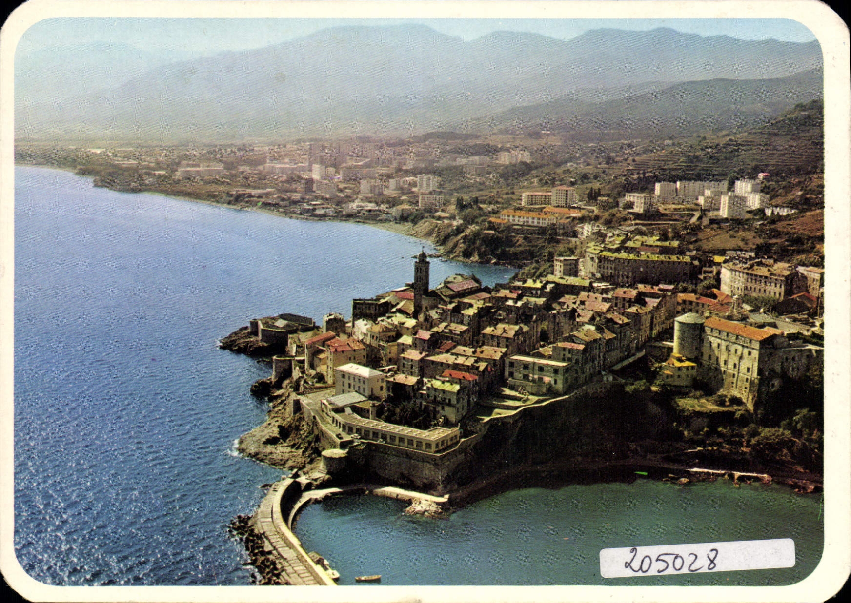 Bastia (Corse) — Vue de la Citadelle et des nouveaux quartiers côté Lupino — Société d'Agences et de Diffusion, Gray