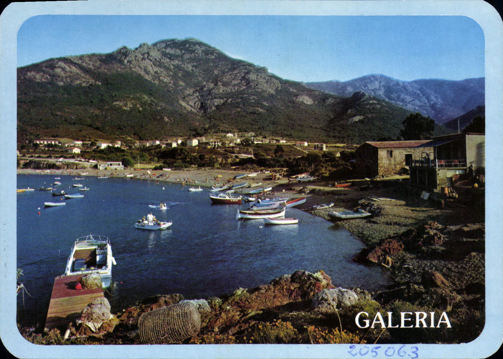 Galeria — Port et montagnes — Société d'Agences et de Diffusion - Route du Vittulo
