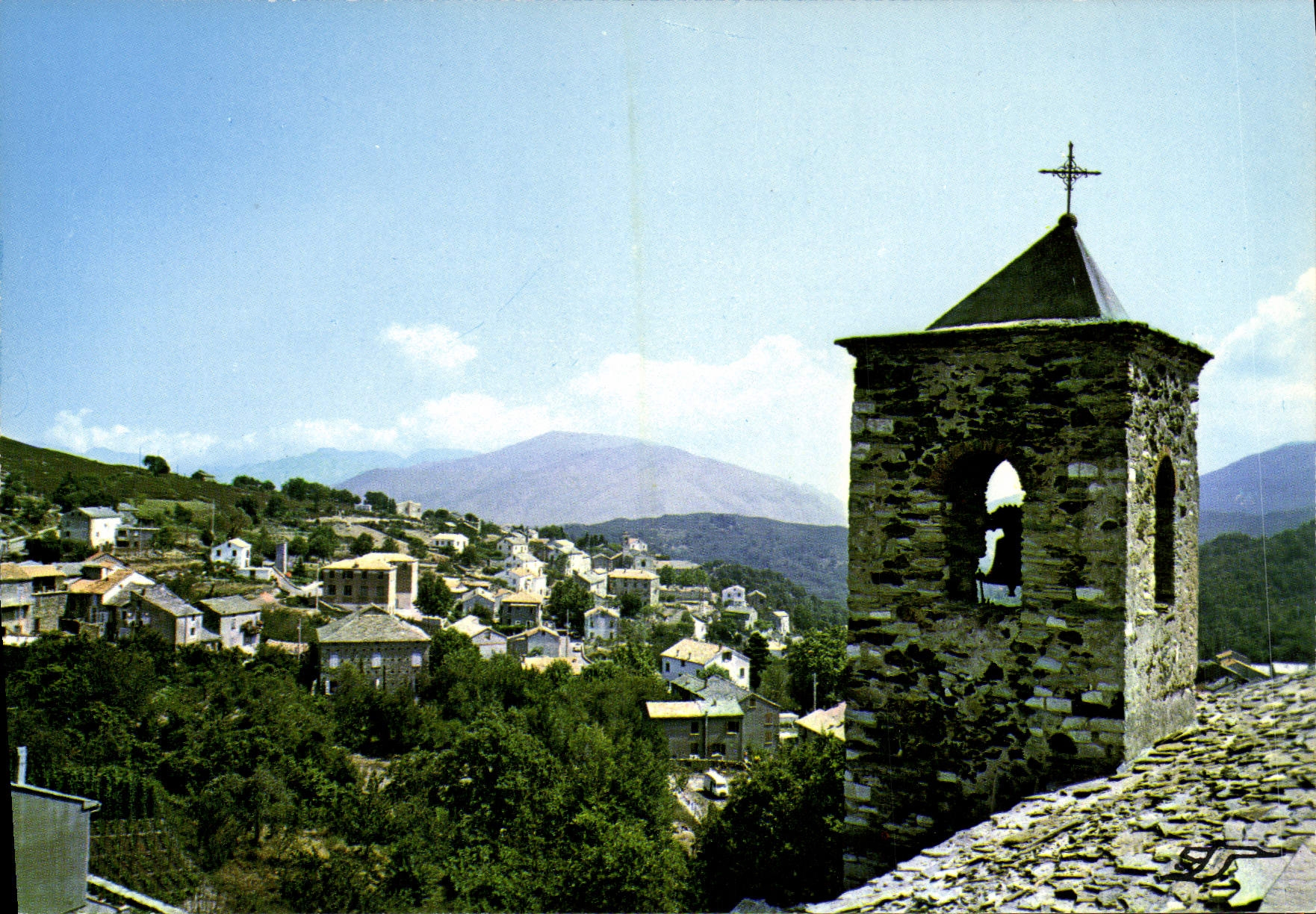 Murato - Le clocher Église St Jean et une vue générale du village — S.A.D. Route du Village, 20178 Ajaccio