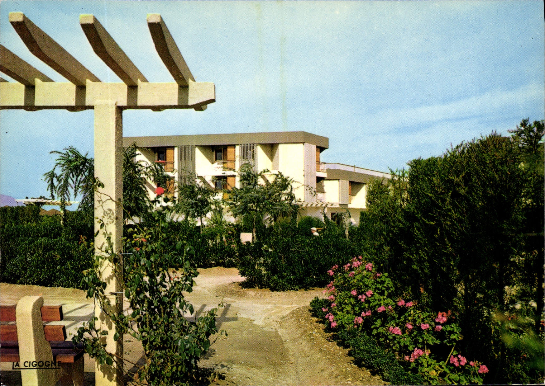 Le Jardin des Pergolas — Centre de Vacances, de Loisirs et de Repos — Éditions LA CIGOGNE