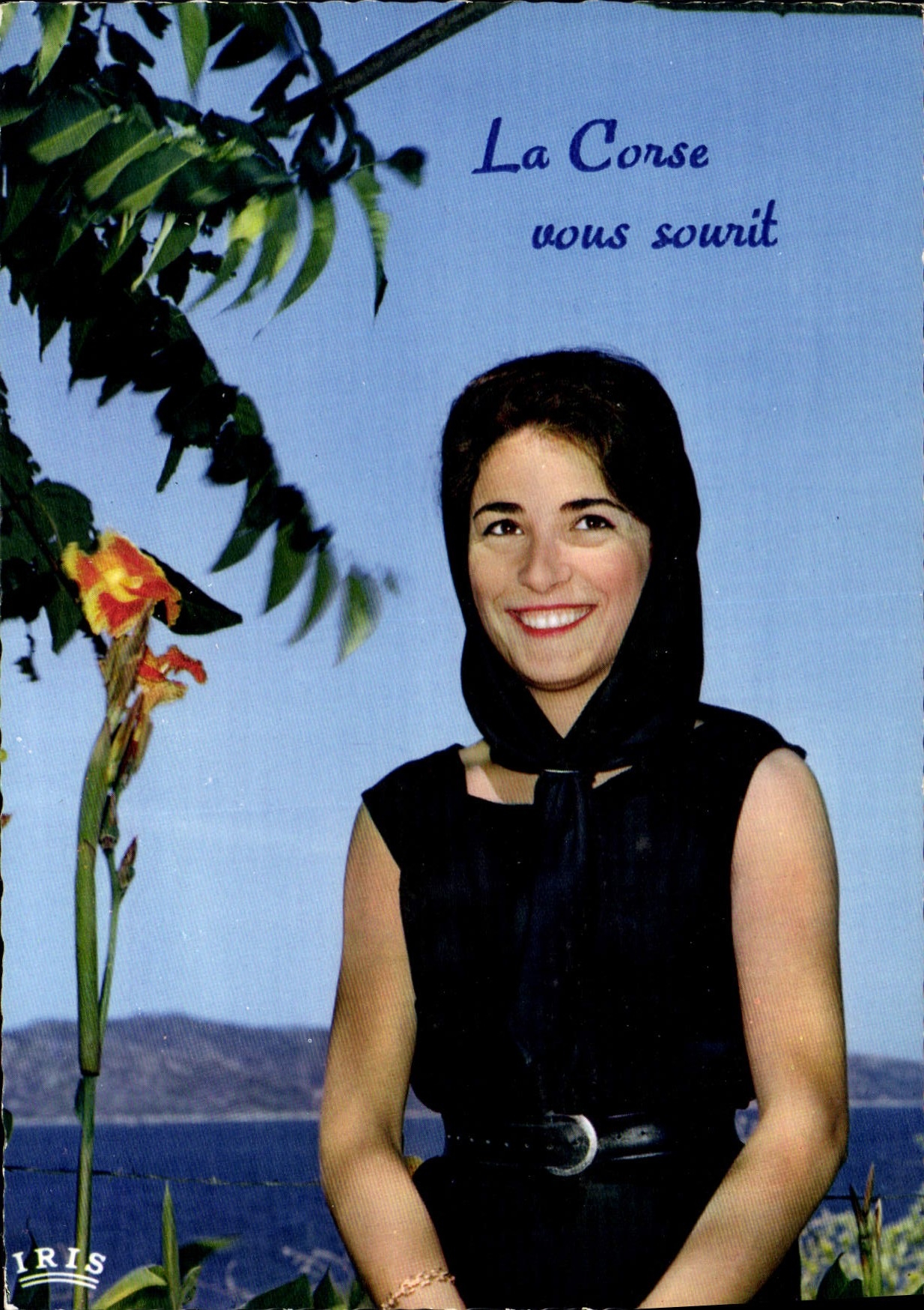 Jeune fille corse — La Corse vous sourit — IRIS
