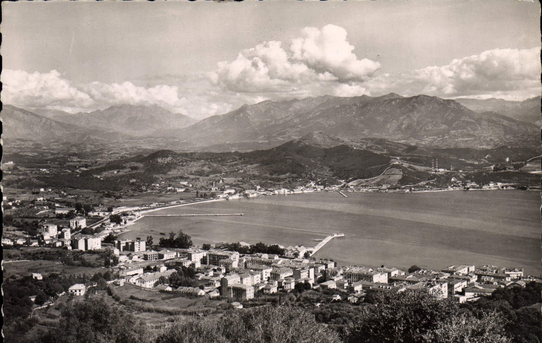 Ajaccio — Vue générale sur le fond du Golfe — Editions M.C. Miramonti