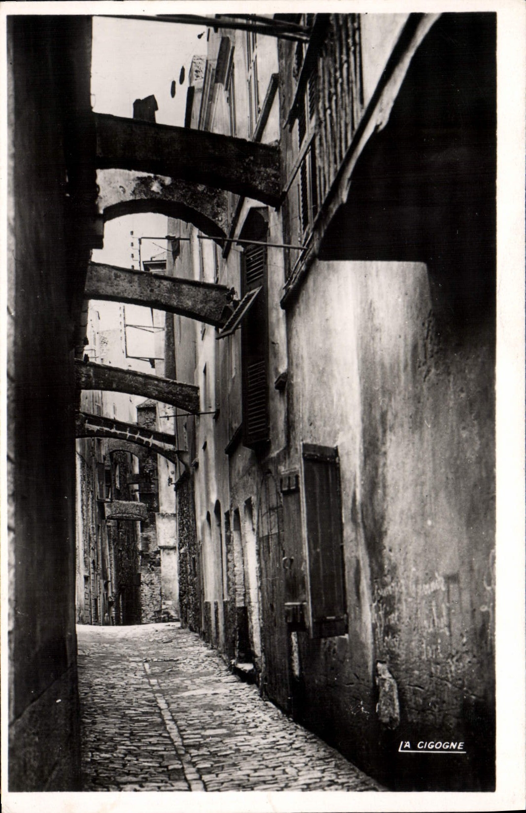 CPA Bonifacio Une Rue De La Vieille Ville