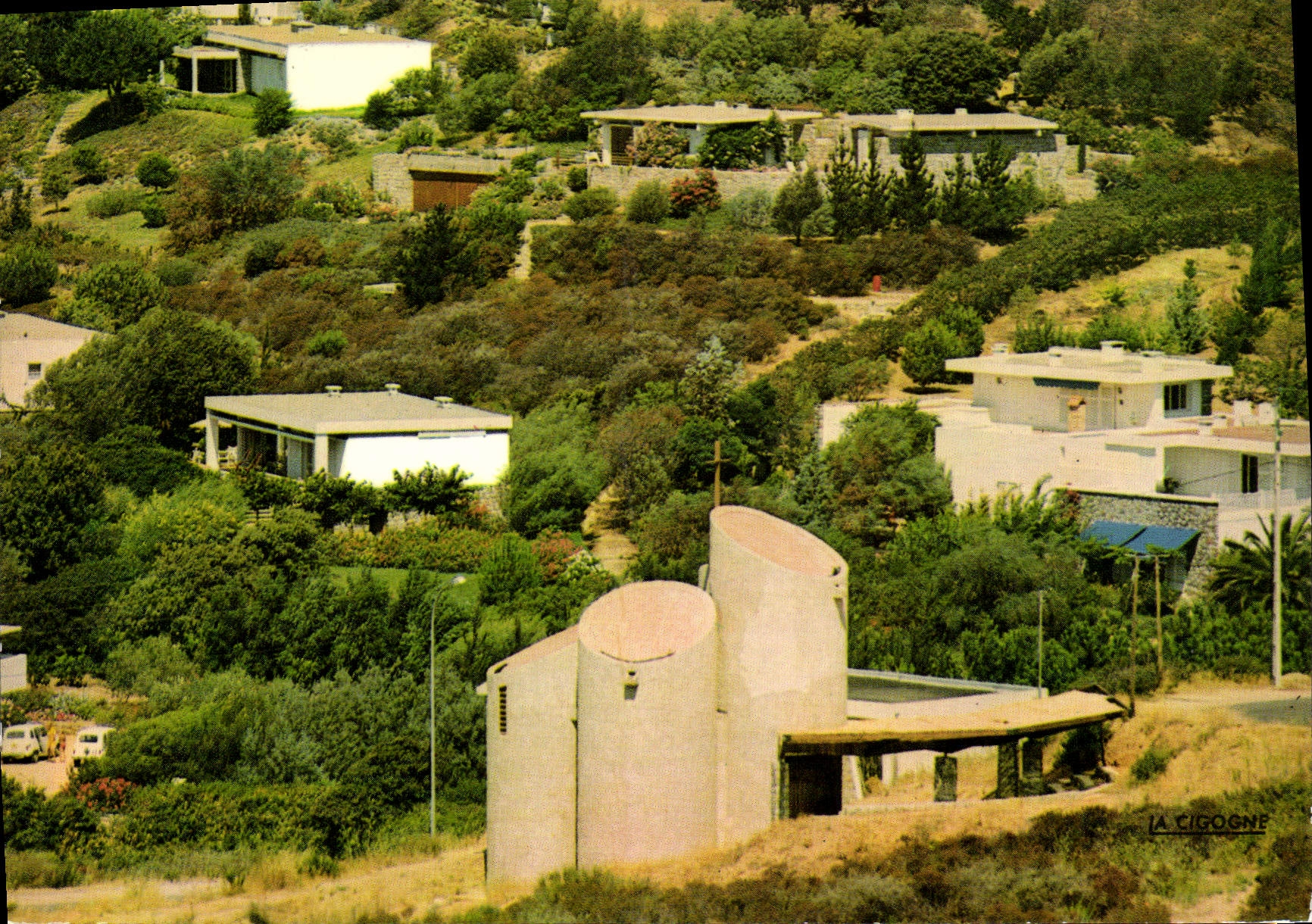 La Cigogne — Porticcio (Corse) — Église au premier plan — Éditions LA CIGOGNE