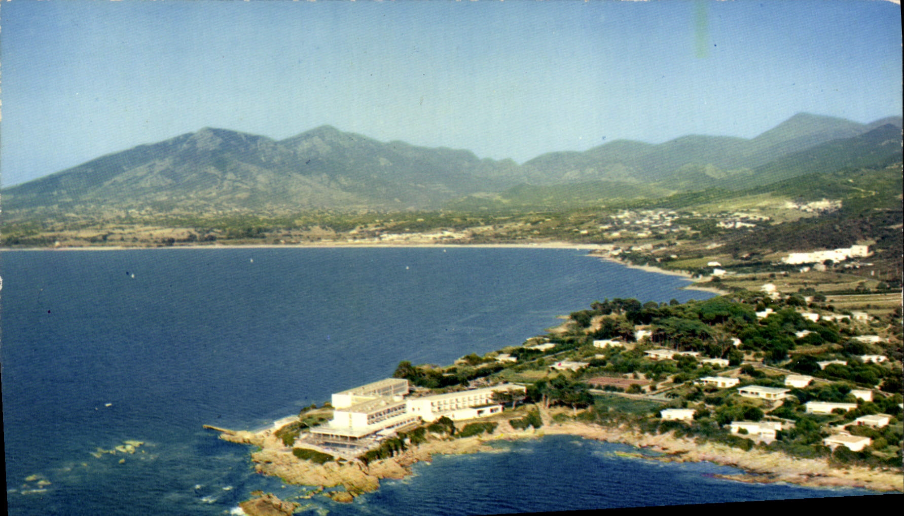 Porticcio — Vue panoramique de l'ensemble et l'Hôtel Shératon — Éditions Diplomne