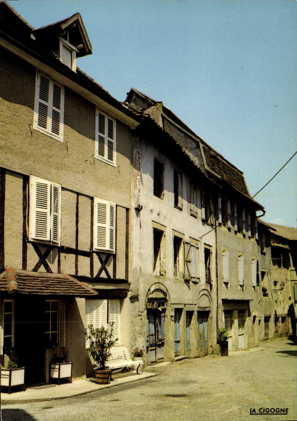 Beaulieu-sur-Dordogne — Vieilles maisons — Édition 'LA CIGOGNE', Vichy