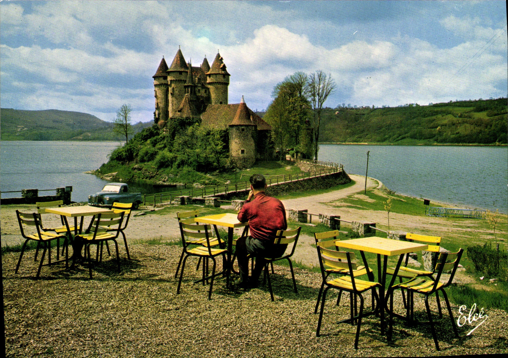 Château de Val — Bort-les-Orgues (Corrèze) — Élécé