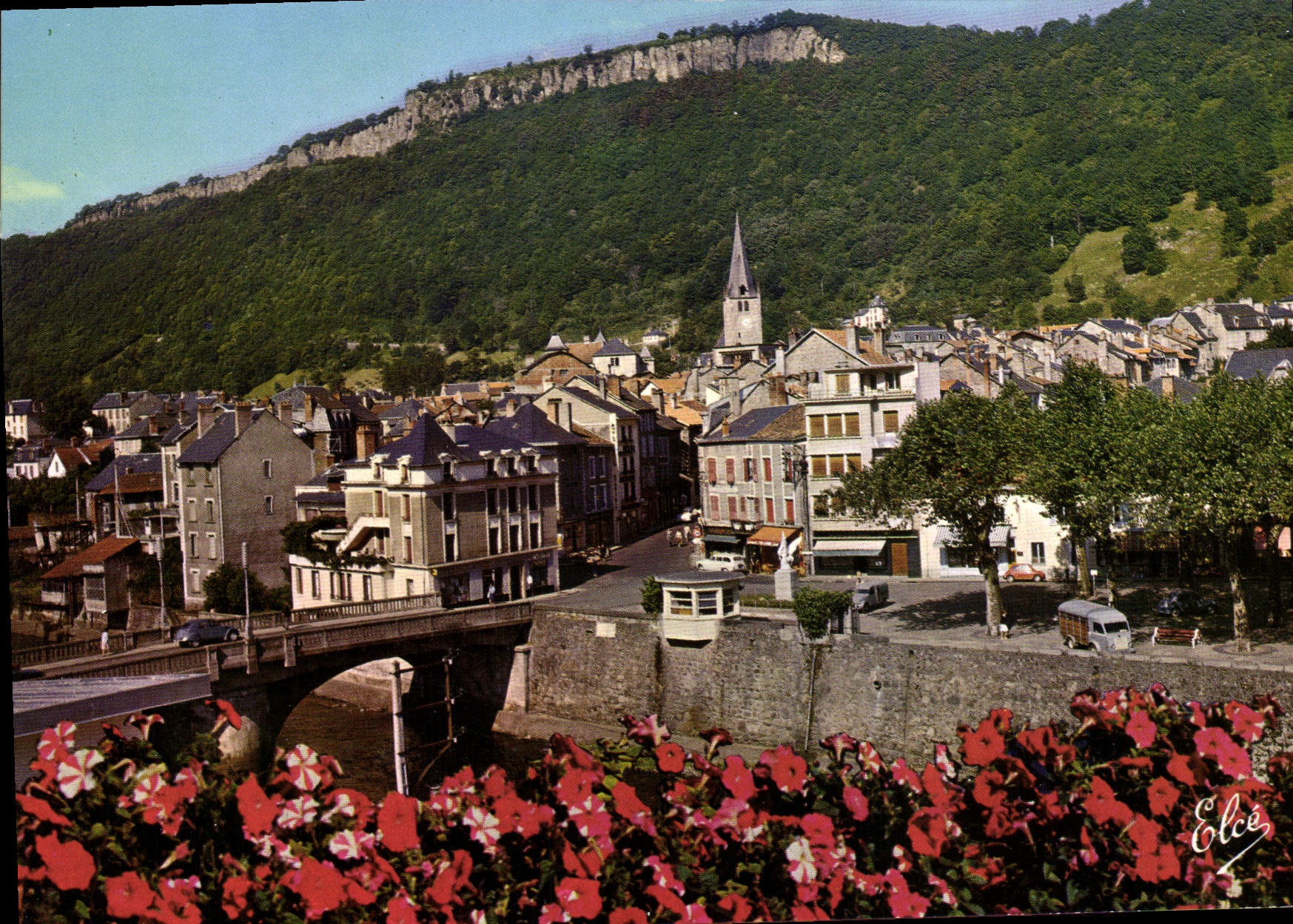 Bort-les-Orgues — La Ville et les Orgues — Élécé