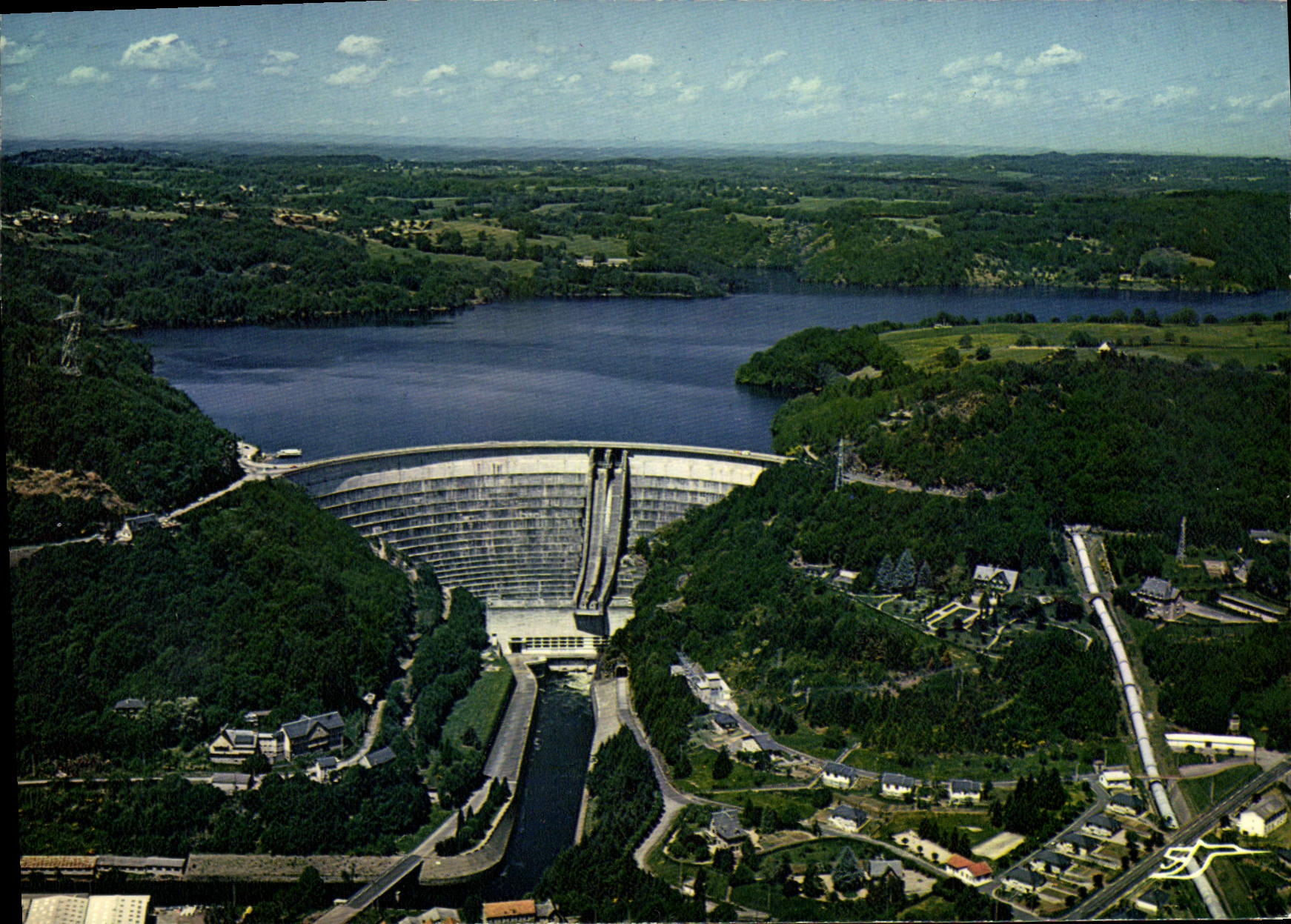 CPSM Bort Les Orgues Panorama Sur Le Barrage