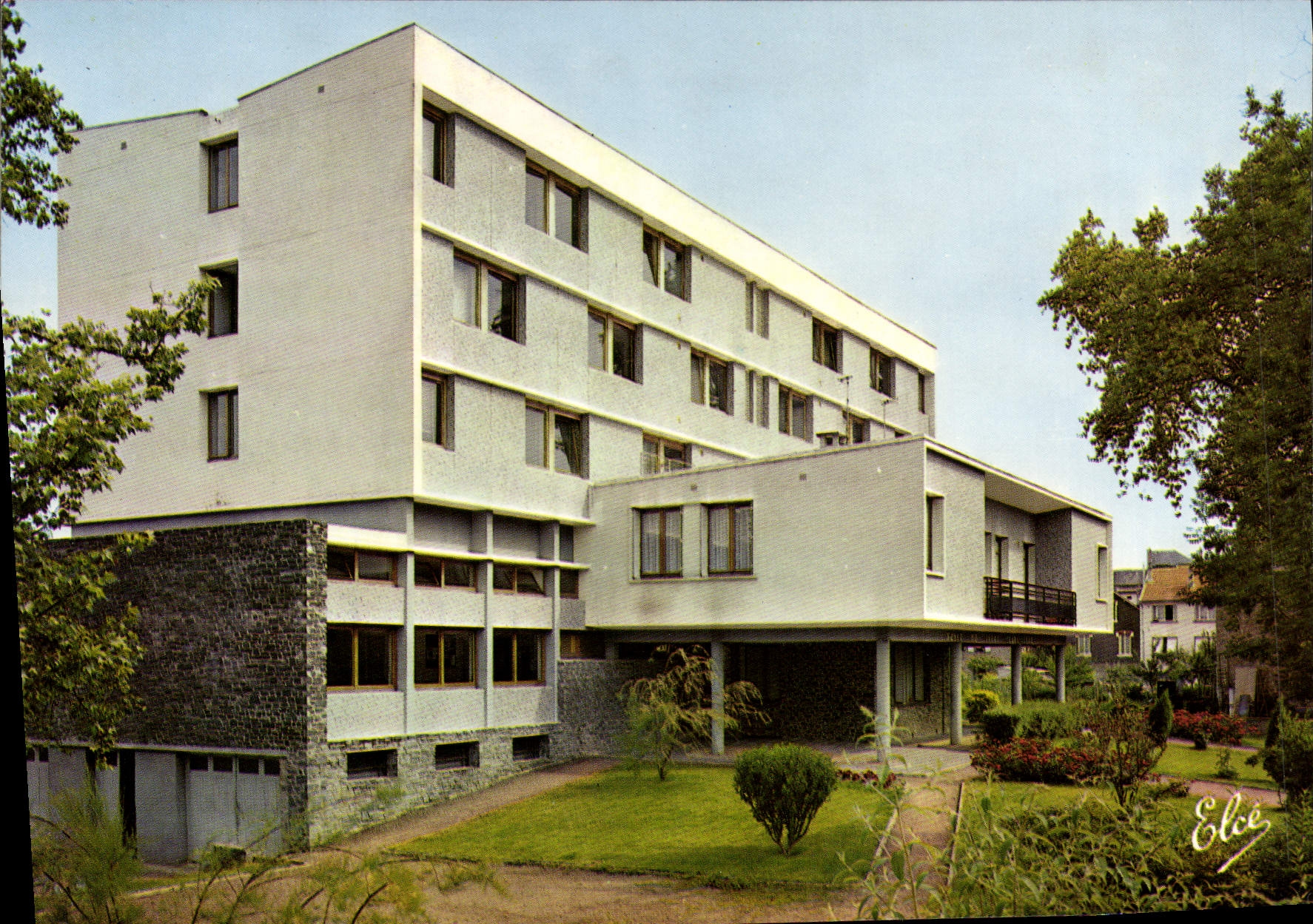 Foyer du Jeune Travailleur "Jean Monteil" — Brive — Éditeur Elcée, n° 2006