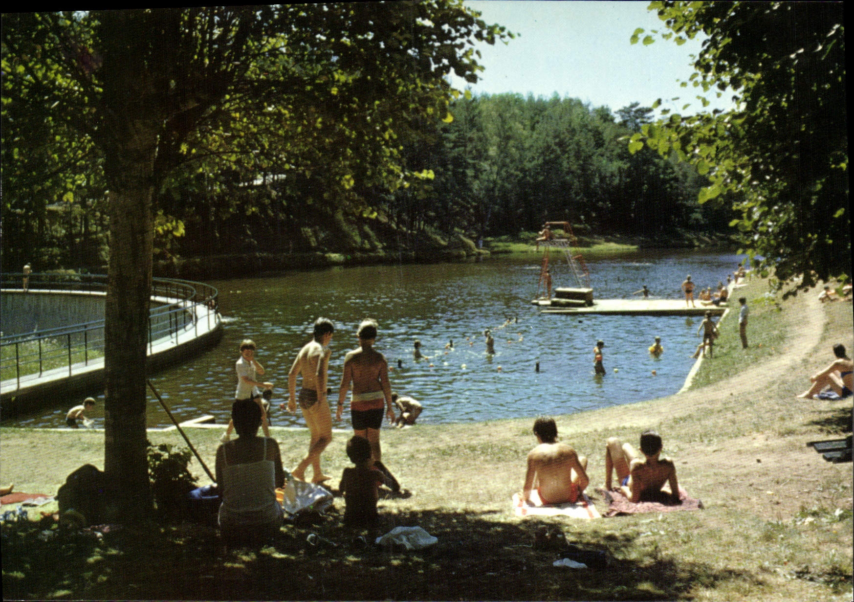 Lapleau (Corrèze) — La baignade — Société d'Agents et de Diffusion, Vichy