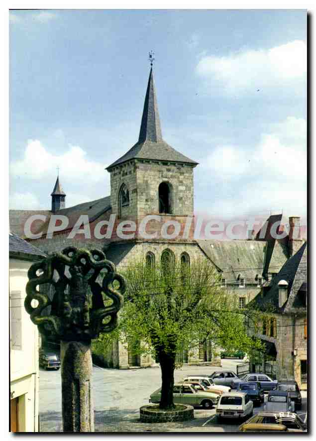 Meymac (Corrèze) — Ancienne croix quadrilobée et église du XIIe siècle — IRIS