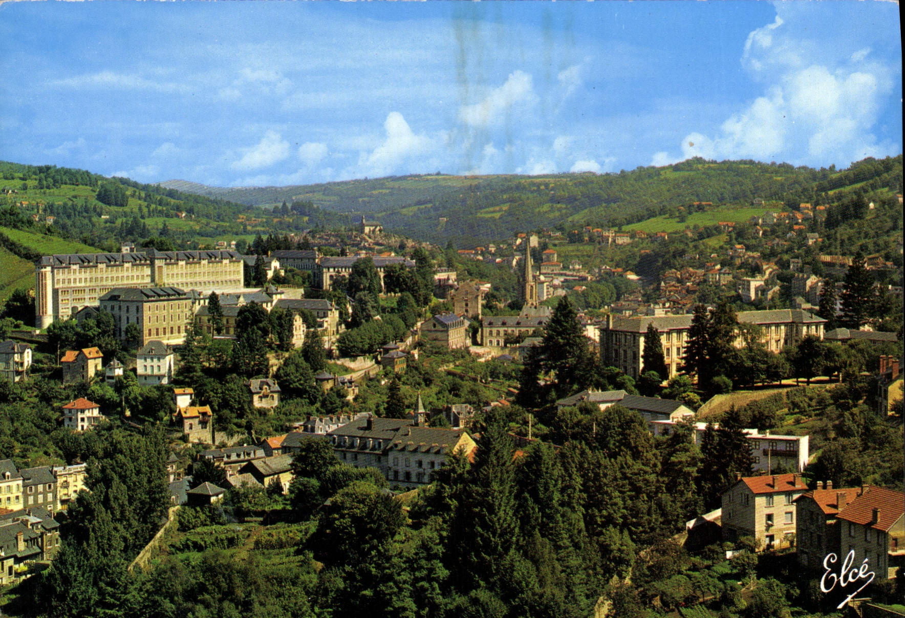 Tulle (Corrèze) — vue générale avec le collège de jeunes filles au fond — Élécé