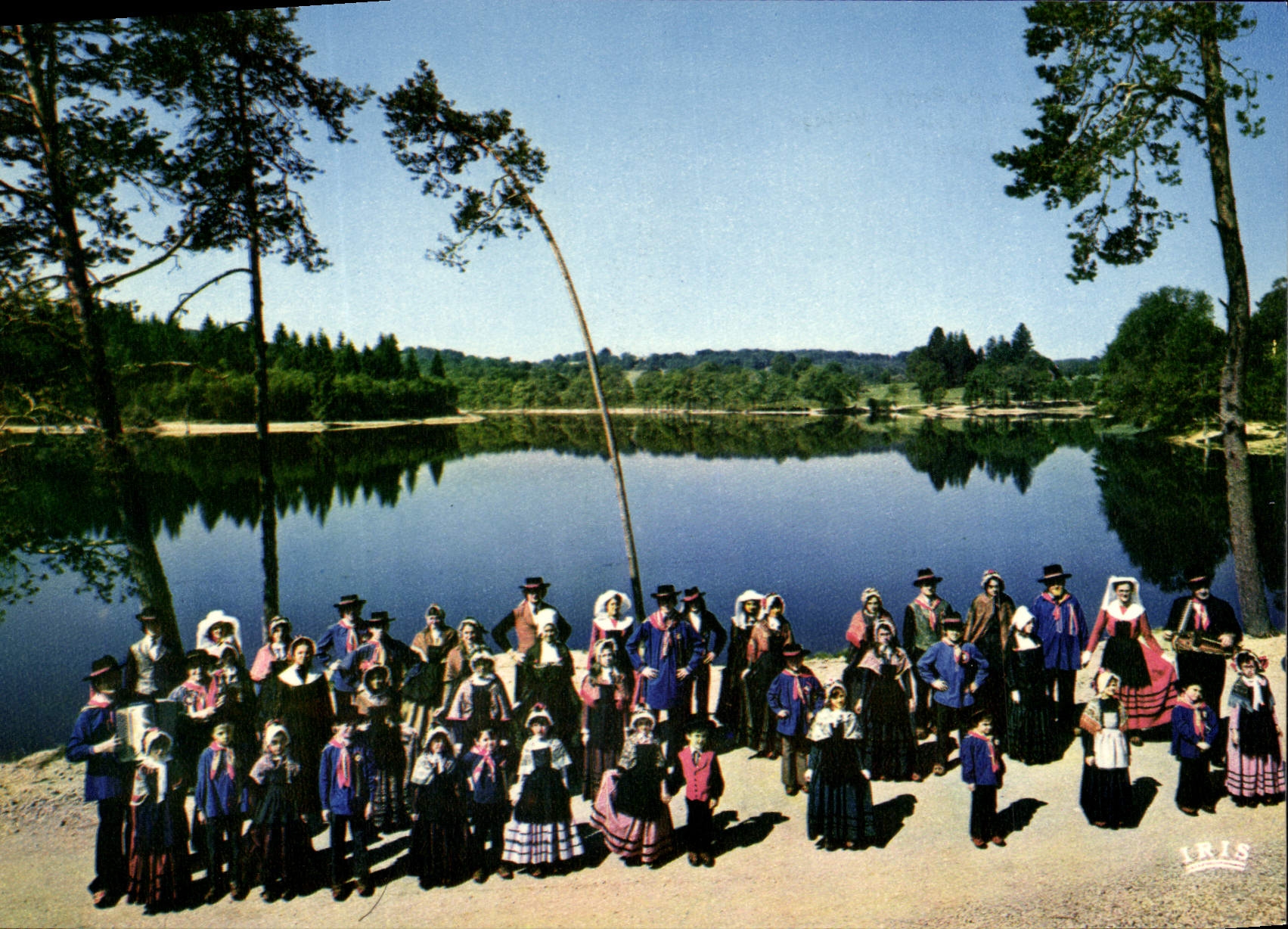 CPSM Ussel Les Compagnons De La Joie Au Village lac de Ponty