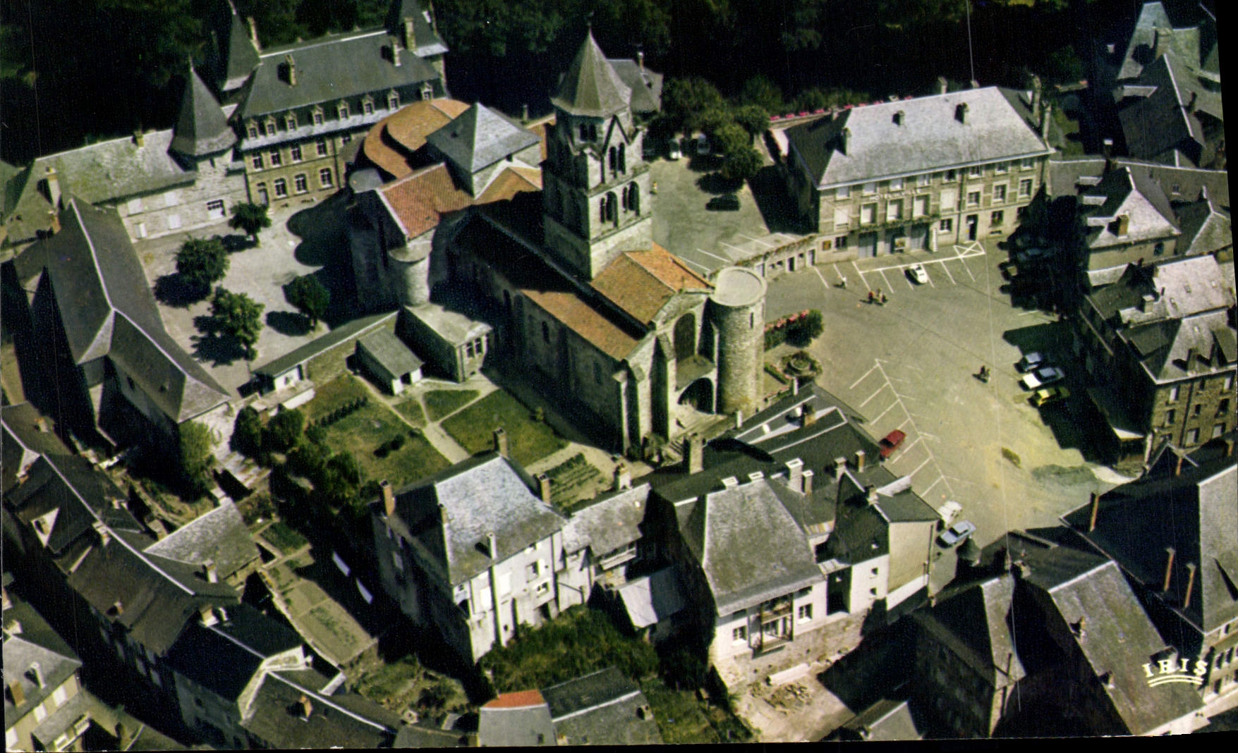 CPSM Uzerche Correze La Perle Du Limousin L'Eglise St Pierre