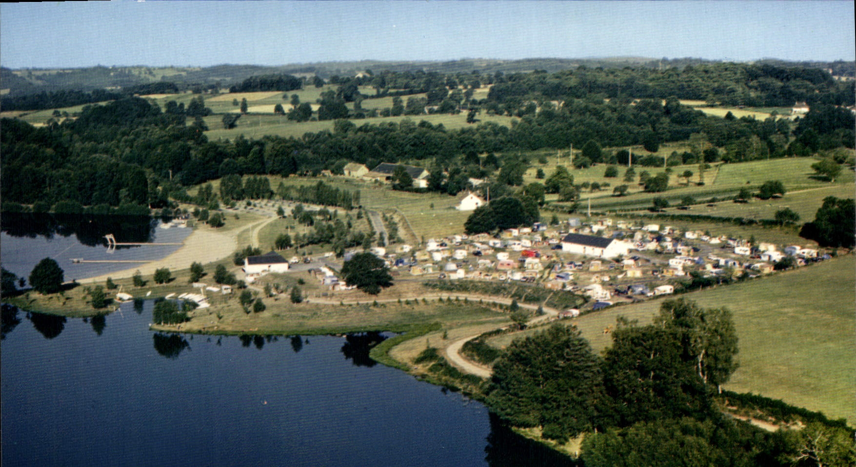 Vigeois (Corrèze) — Le plan d'eau, le camping et la plage — Editions de Larrieu, n°190638