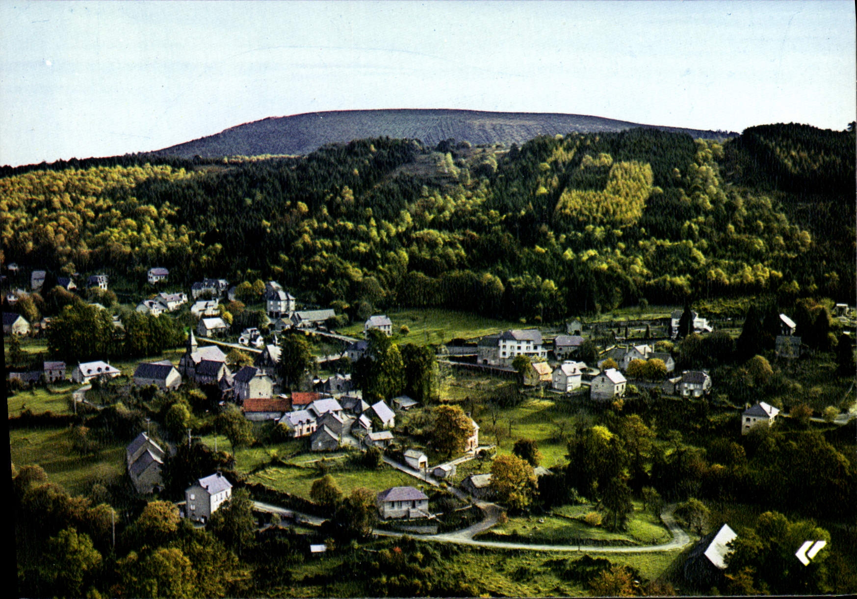 Chaumeil (Corrèze) — vue générale aérienne — IRIS, n° 190285