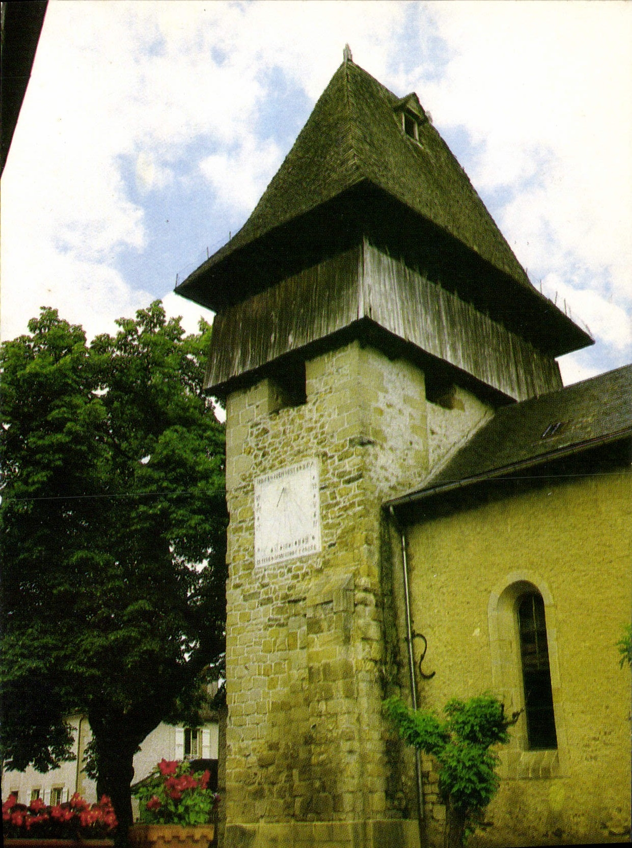 Église de Saint-Chamant — Corrèze — Éditions de Larrieu