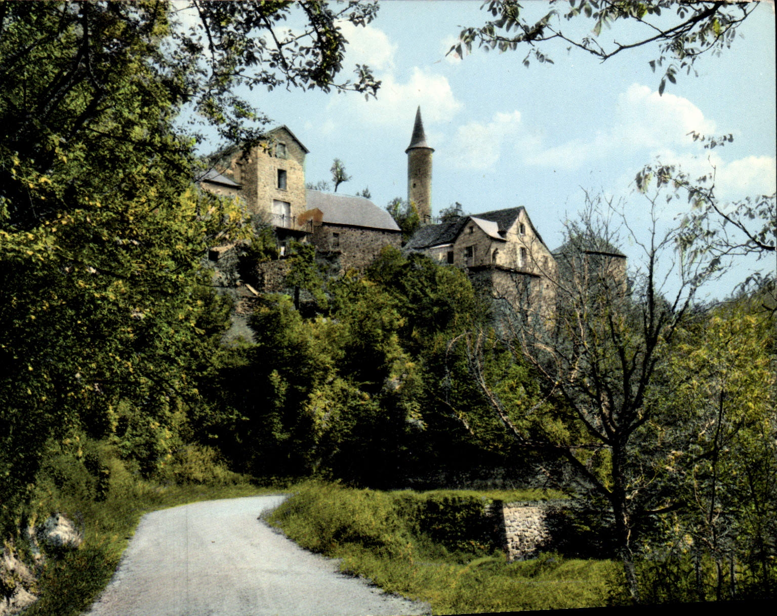 La Roche-Canillac (Corrèze) — Vestige du château — La Roche-Basse — éditeur inconnu