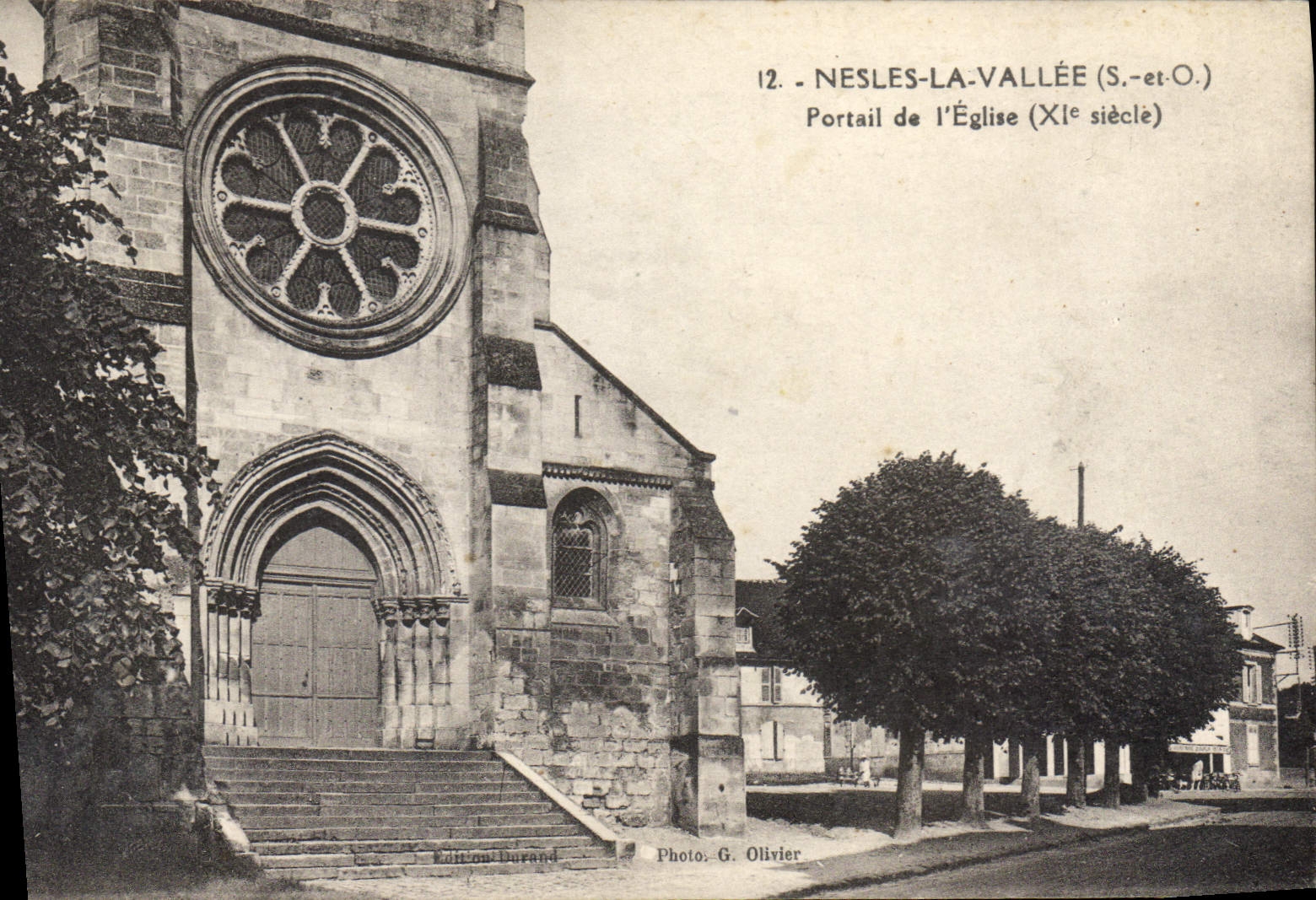 CPA Nesles La Vallee Portail De I'Eglise
