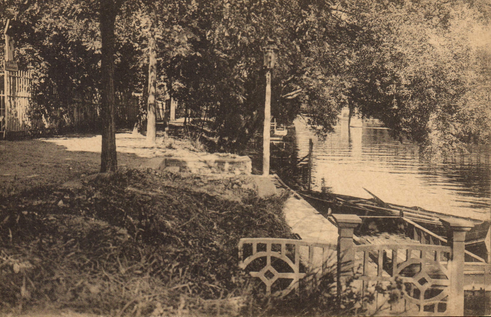 CPA Butry Plage près Valmondois Isle Adam L'Hostellerie Du Moulin A Vent le débarcadère