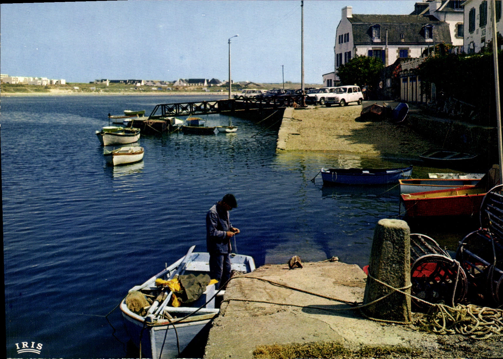 CPSM Le Petit Port Du Pouldu Au Fond La Plage Et Le Village De Vacances