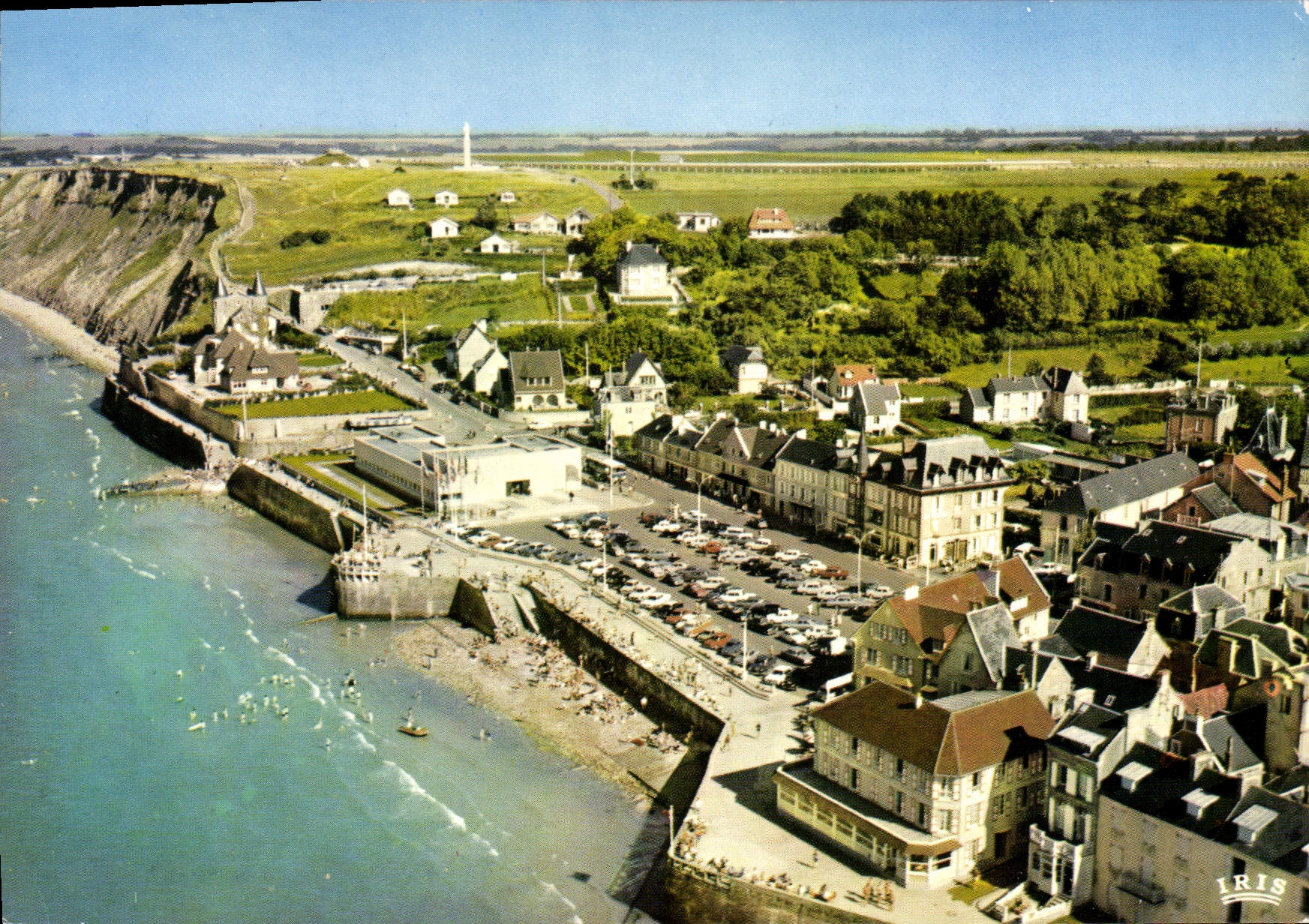 Arromanches-les-Bains — Port du débarquement — vue aérienne — Éditions Iris