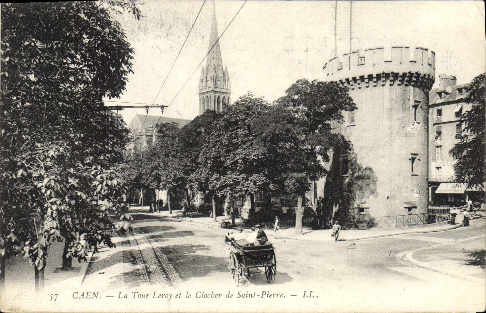Caen — Die Leroy-Turm und der Turm der Kirche Saint-Pierre — LL.