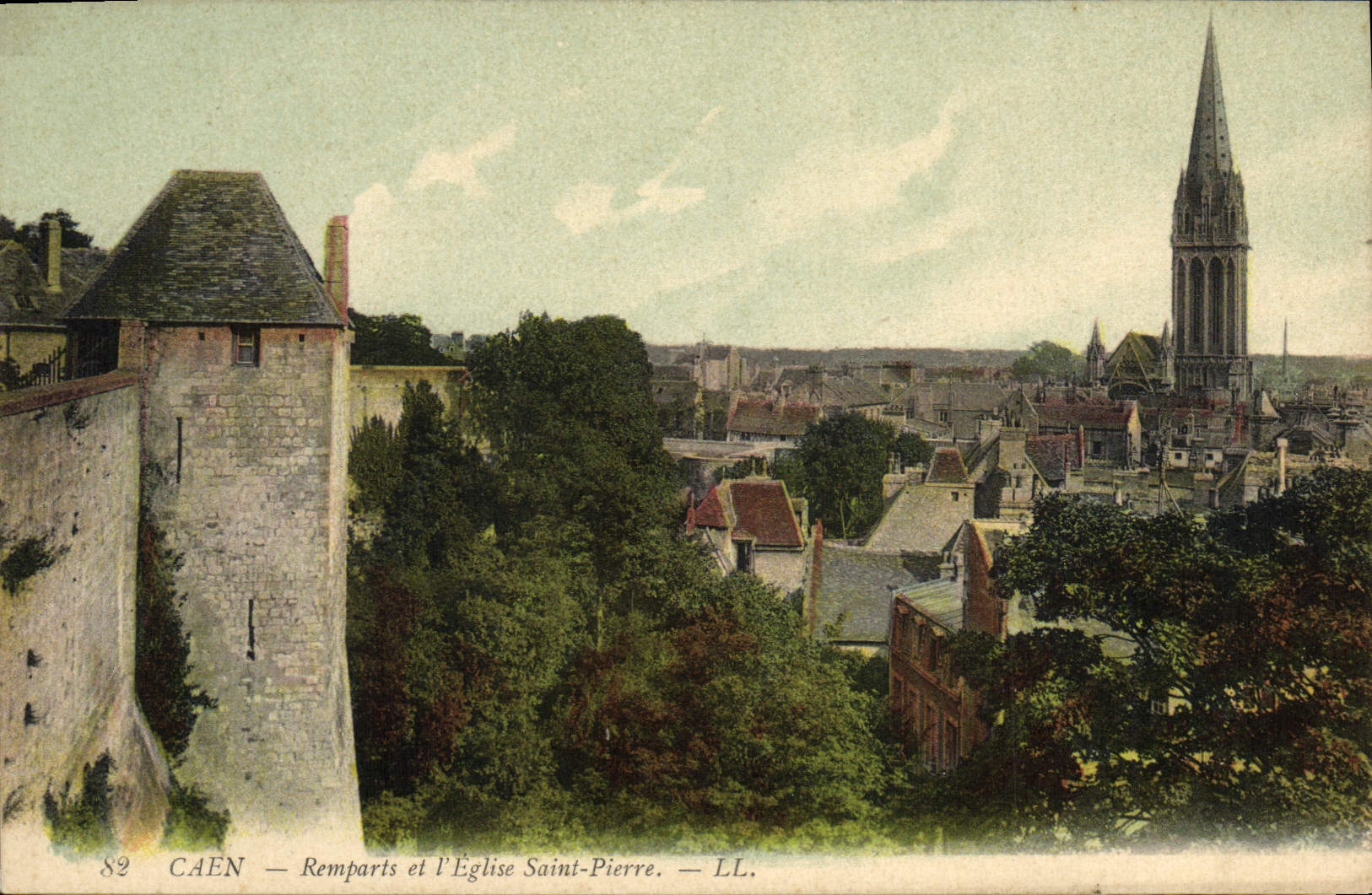 Caen — Remparts et l'Église Saint-Pierre — LL.