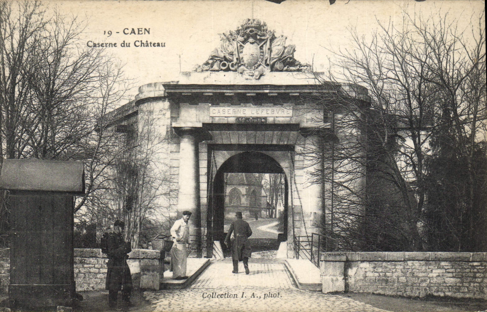 Caserne du Château — Caen — éditeur Lefebvre, n°19
