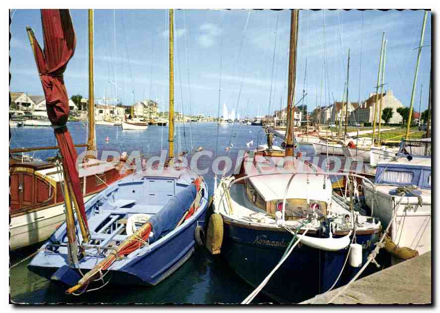 COURSEULLES-SUR-MER — Le bassin de plaisance — Éditions « La Cigogne »