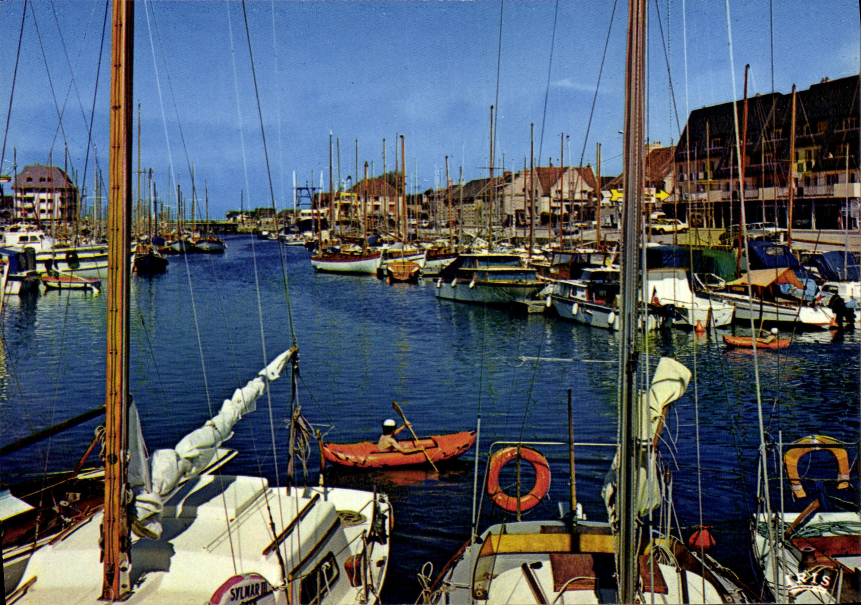 Courseulles-sur-Mer — Le Port — Éditions Cap Théojac