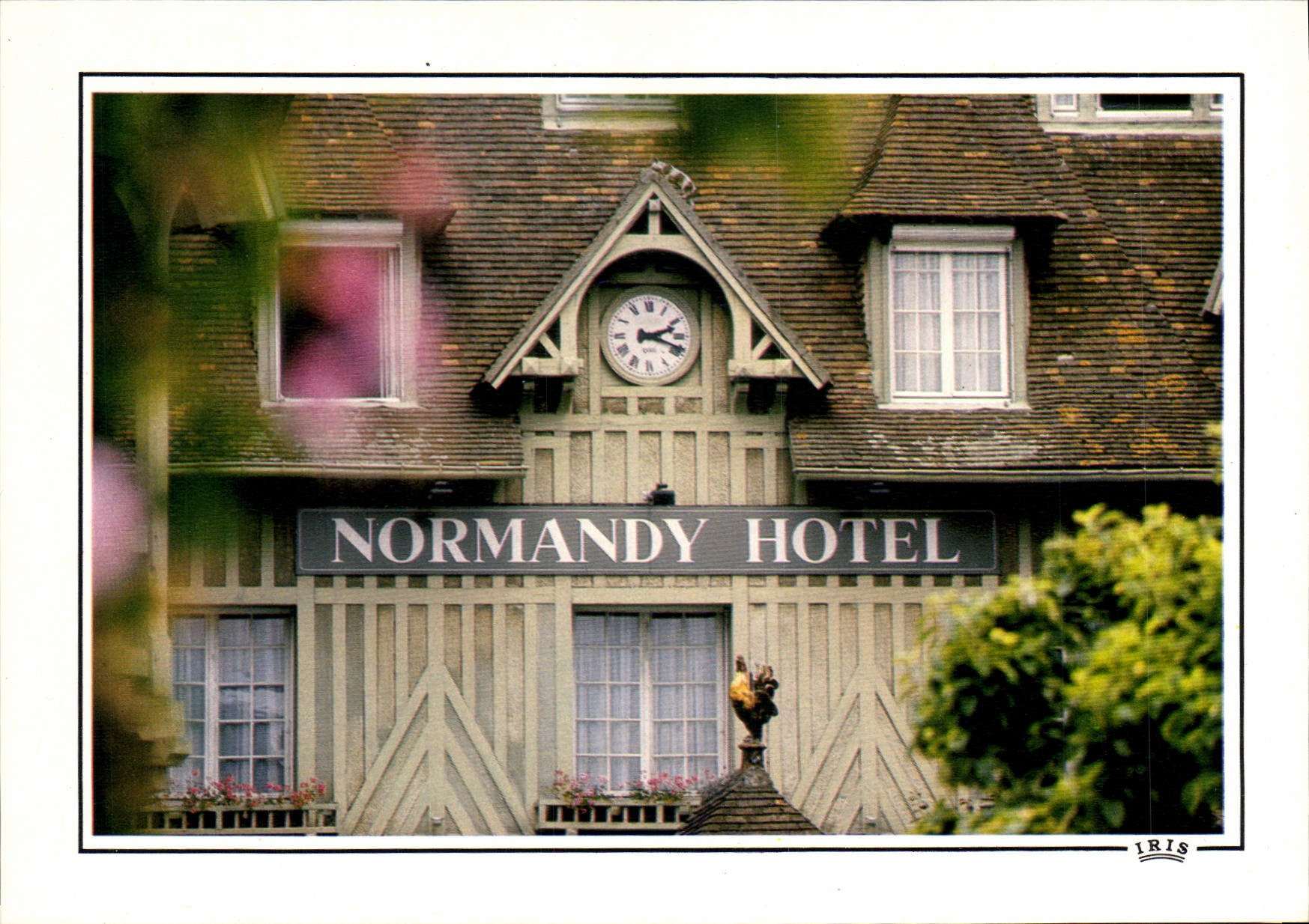 Normandy Hotel — vue de façade avec horloge — éditeur IRIS