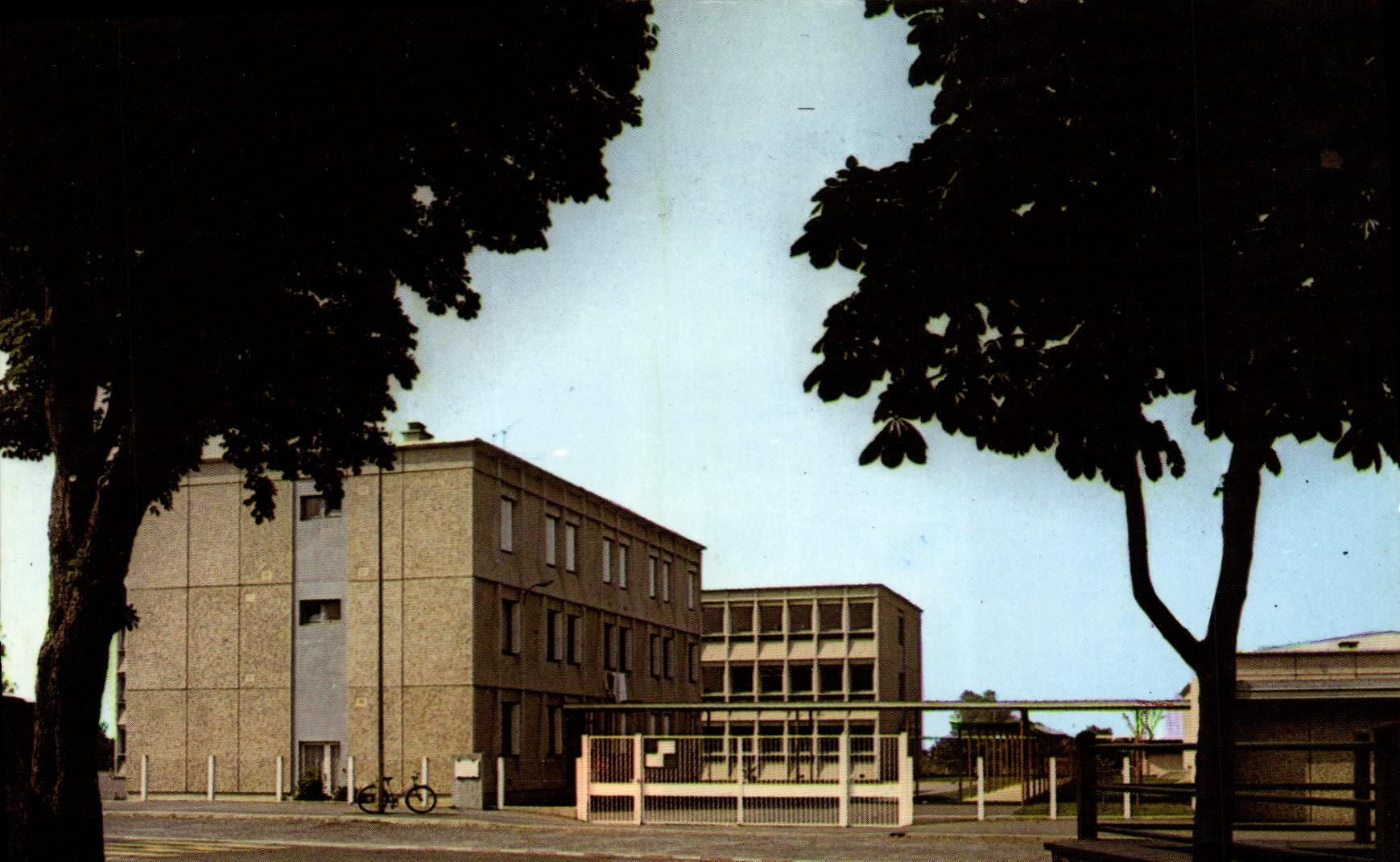Isigny-sur-Mer — Le C.E.S. — Editions 'LA CIGOGNE'