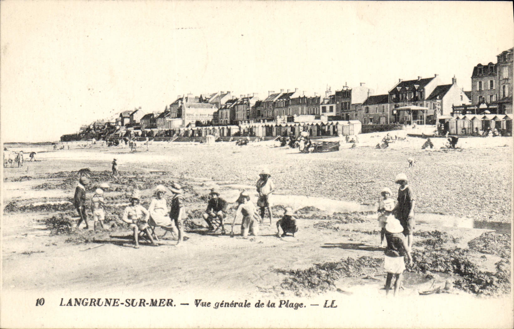 Langrune-sur-Mer — Vue générale de la Plage — LL