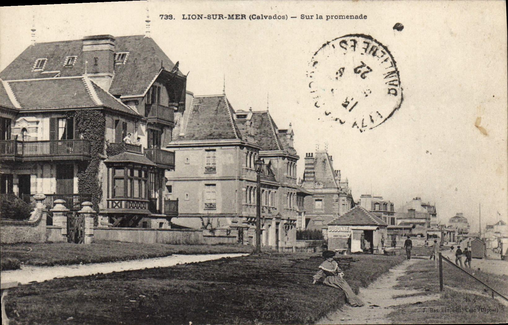 LION-SUR-MER (Calvados) — Auf der Promenade — J. Bret, Verlag Cassé (Depose)