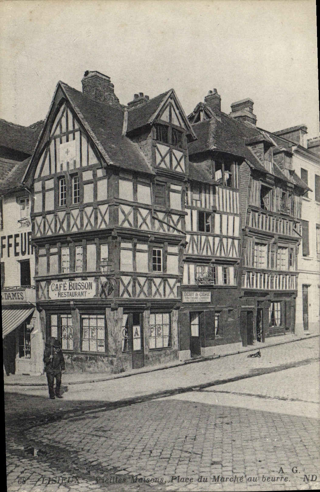 Vieilles Maisons, Place du Marché au Beurre — Lisieux — A.G. ND