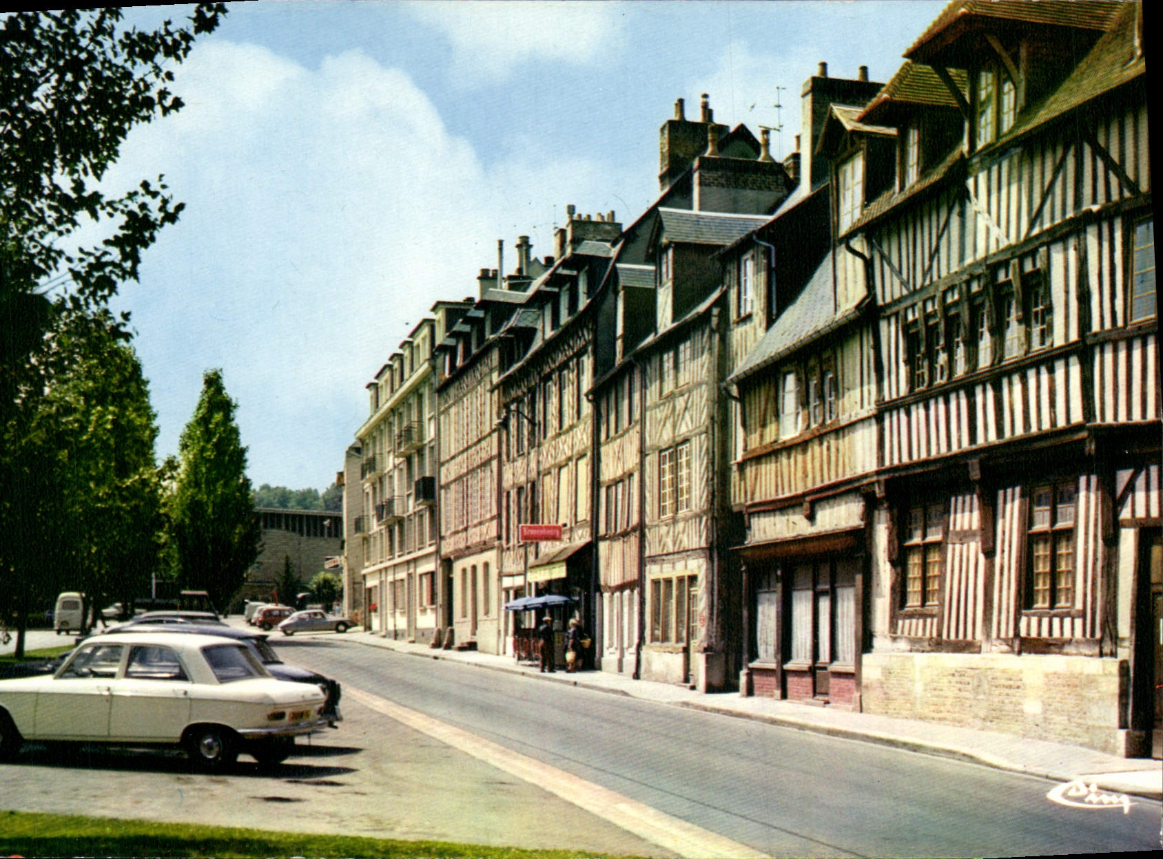 Lisieux — Les vieilles demeures, rue du Docteur-Degrenne — Imprimeur Combier, n° 14.366