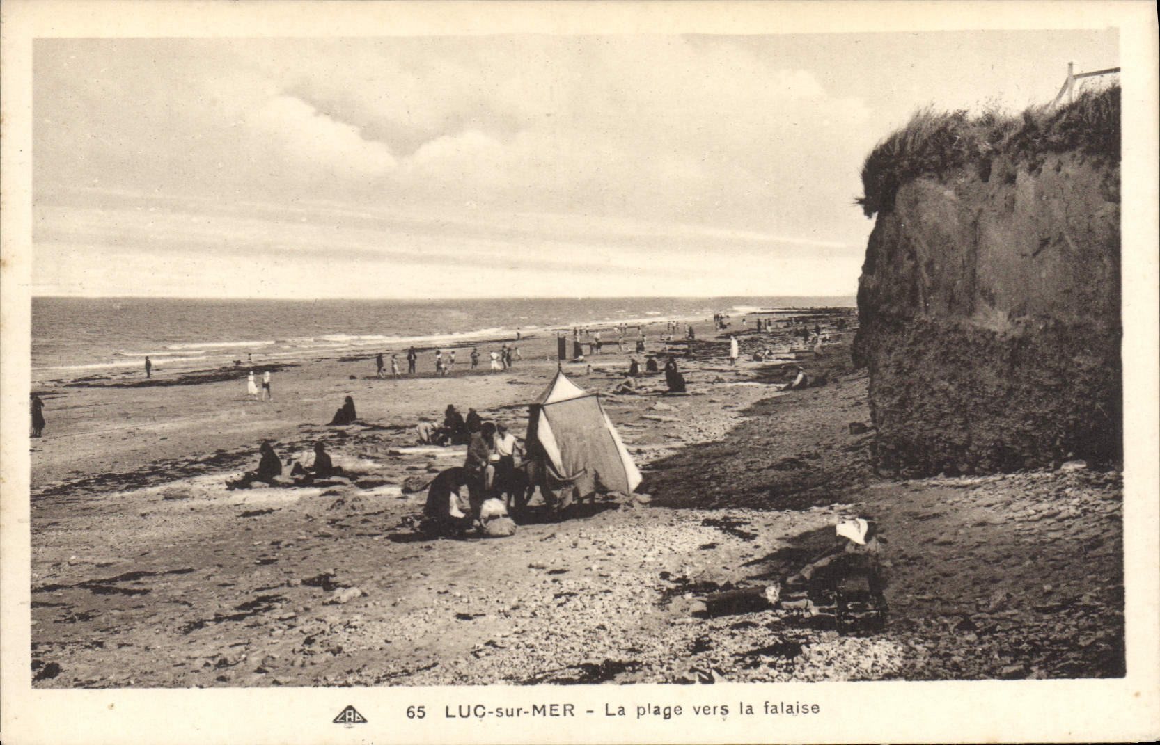LUC-sur-MER — La plage vers la falaise — éditeur ARA, n° 65